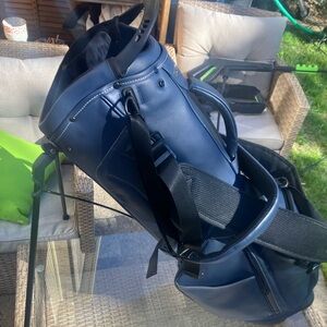 Wilson Staff golf bag ; Beautiful Navy leather vessel style
